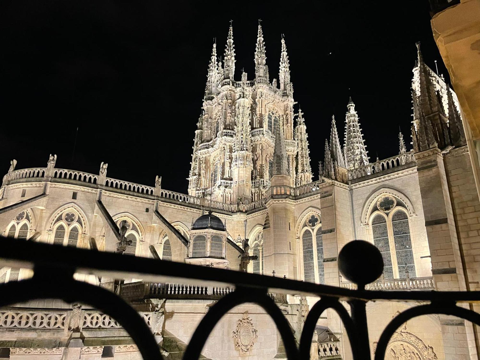 Tocando La Catedral By Exclusive Burgos Apartments Exterior photo